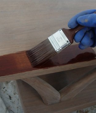 如何重新完成一个木桌-染色