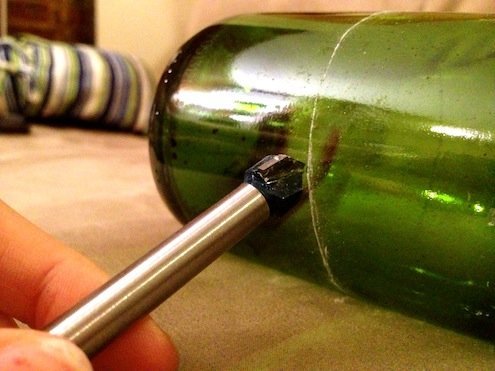 如何切葡萄酒瓶 - 得分玻璃
