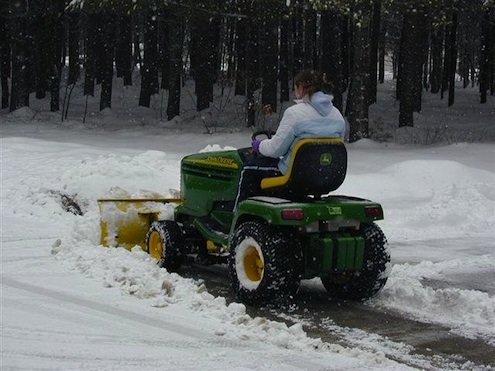 草坪拖拉机除雪机