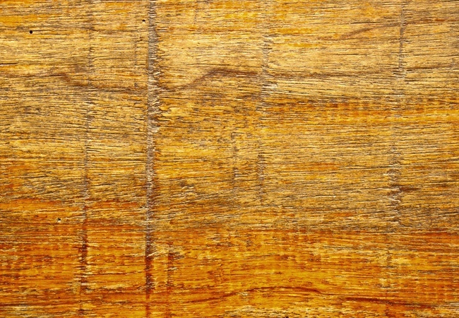 如何修复硬木地板上的划痕