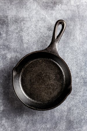 清洗铸铁-铸铁烹饪锅