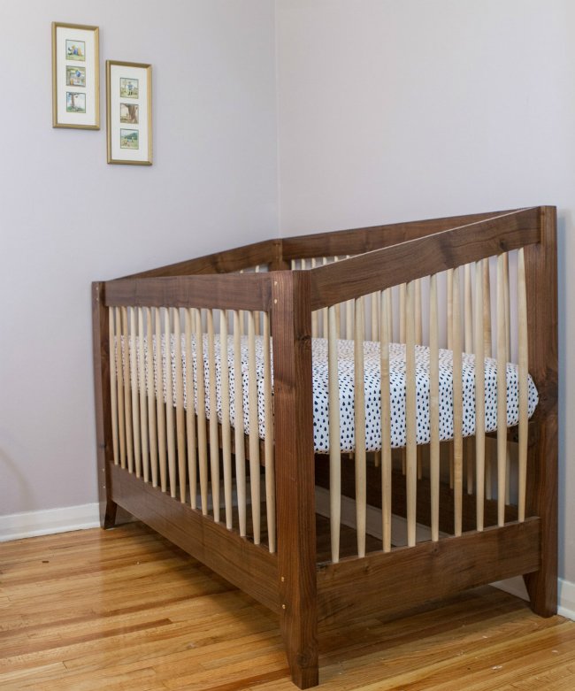 DIY婴儿床-胡桃木和枫木婴儿床从马特克雷莫纳