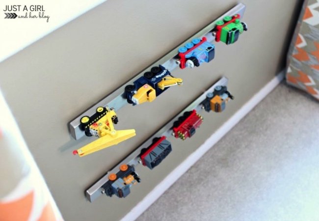 玩具存储思想 - 磁墙组织者