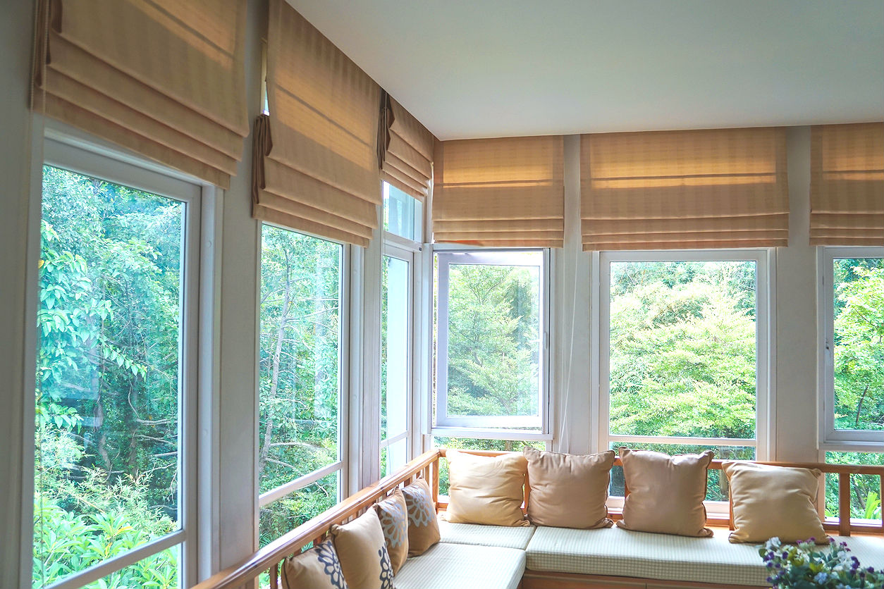 玻璃纤维窗与乙烯基窗：哪种最适合你的家？