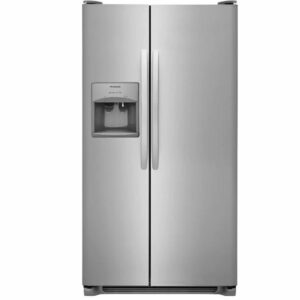 黑色星期五电器优惠选择:冰箱旁边的冰箱和制冰机