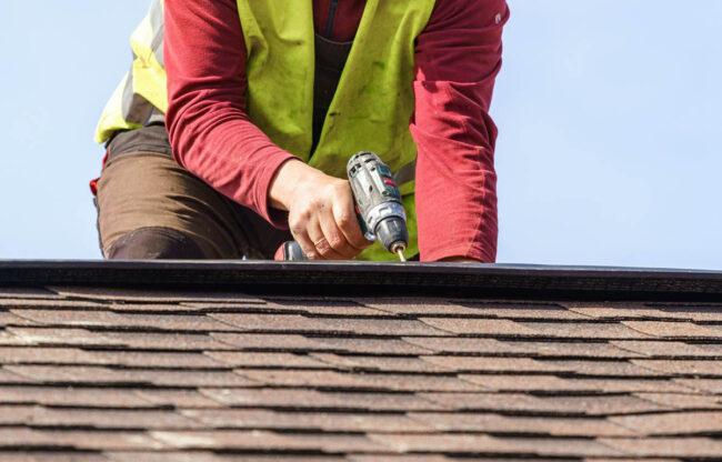 如何修复下垂的屋顶钻孔