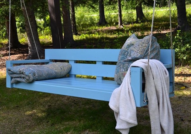 DIY Outdoor Furniture - Porch Swing