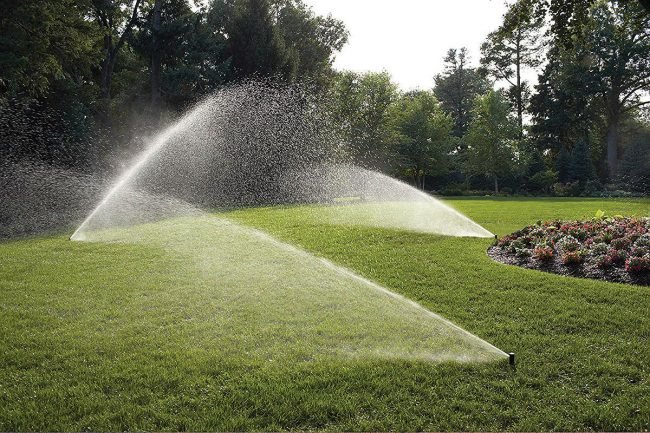 最佳DIY地面草坪洒水：雨鸟地面自动喷水灭火系统