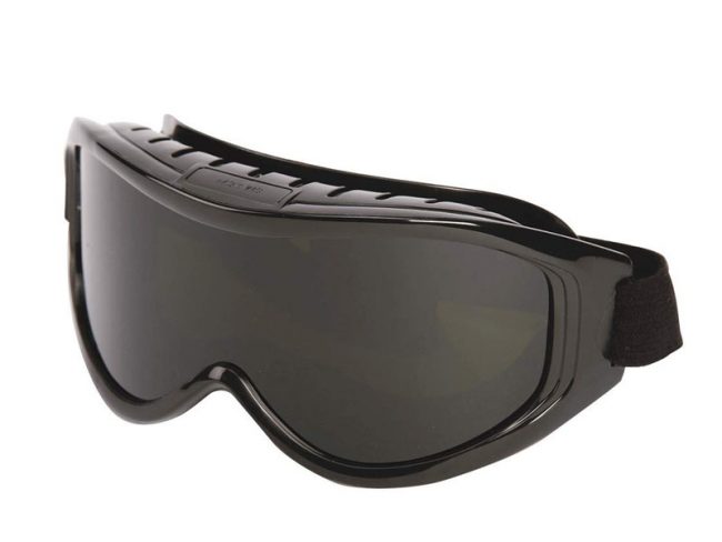 最佳安全眼镜选项：Sellstrom切割奥德赛II安全眼镜