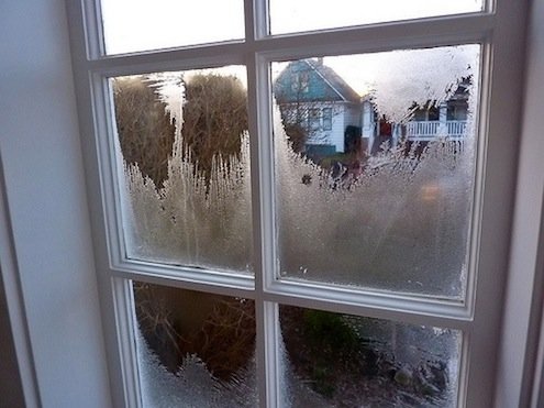如何避免窗户上的霜冻